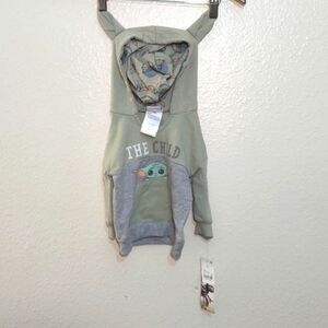 NEW WITH TAGS BABY YODA SWEATSHIRT CUTEST IN THE GALXY SIZE 6-9 MONTHS